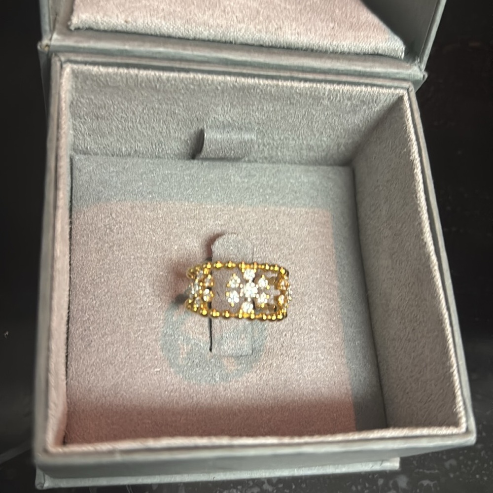 Monisha Melwani Gold and Diamond flower ring NWB 🌸🌸🌸